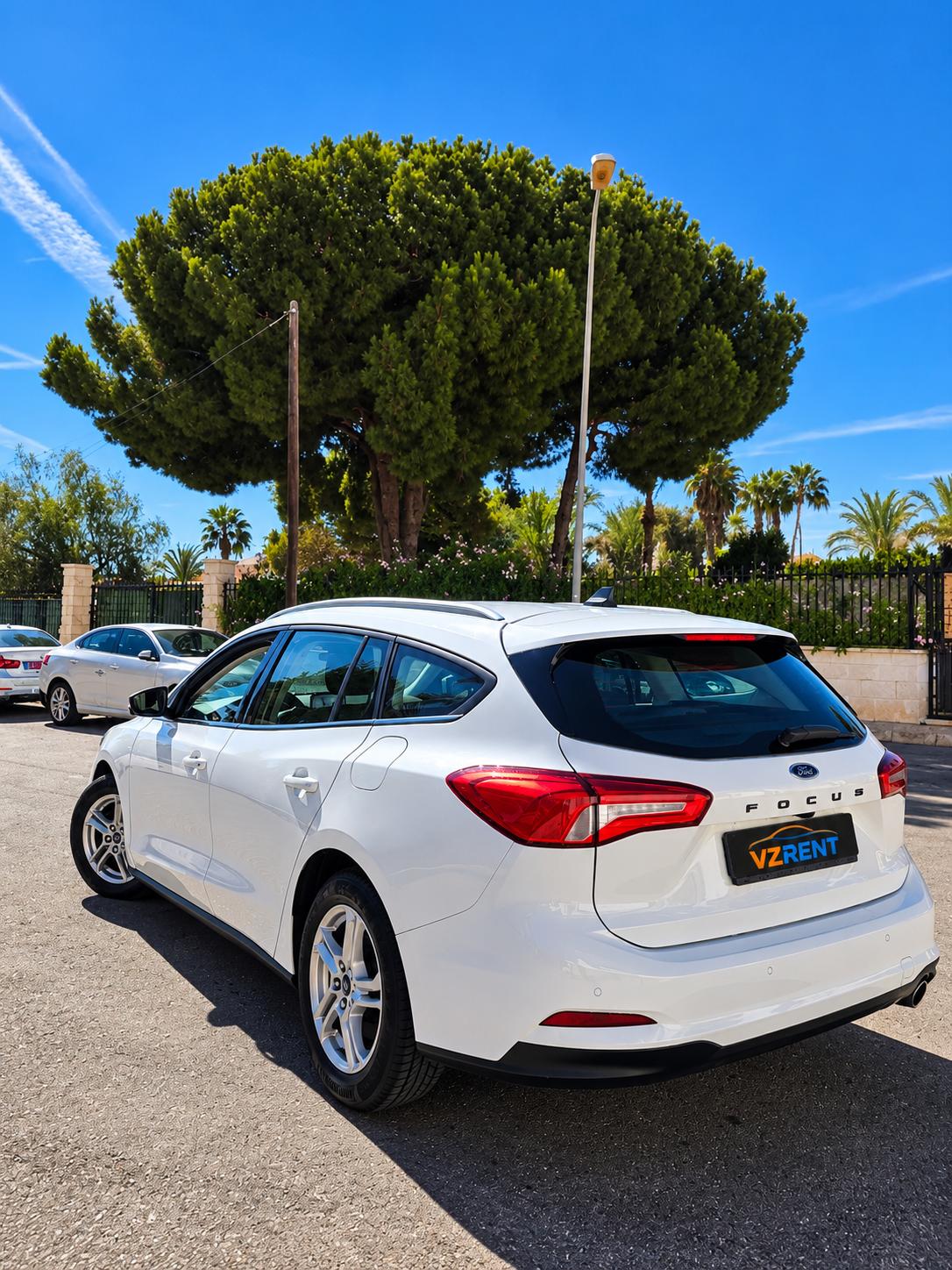 Ford Focus — 4