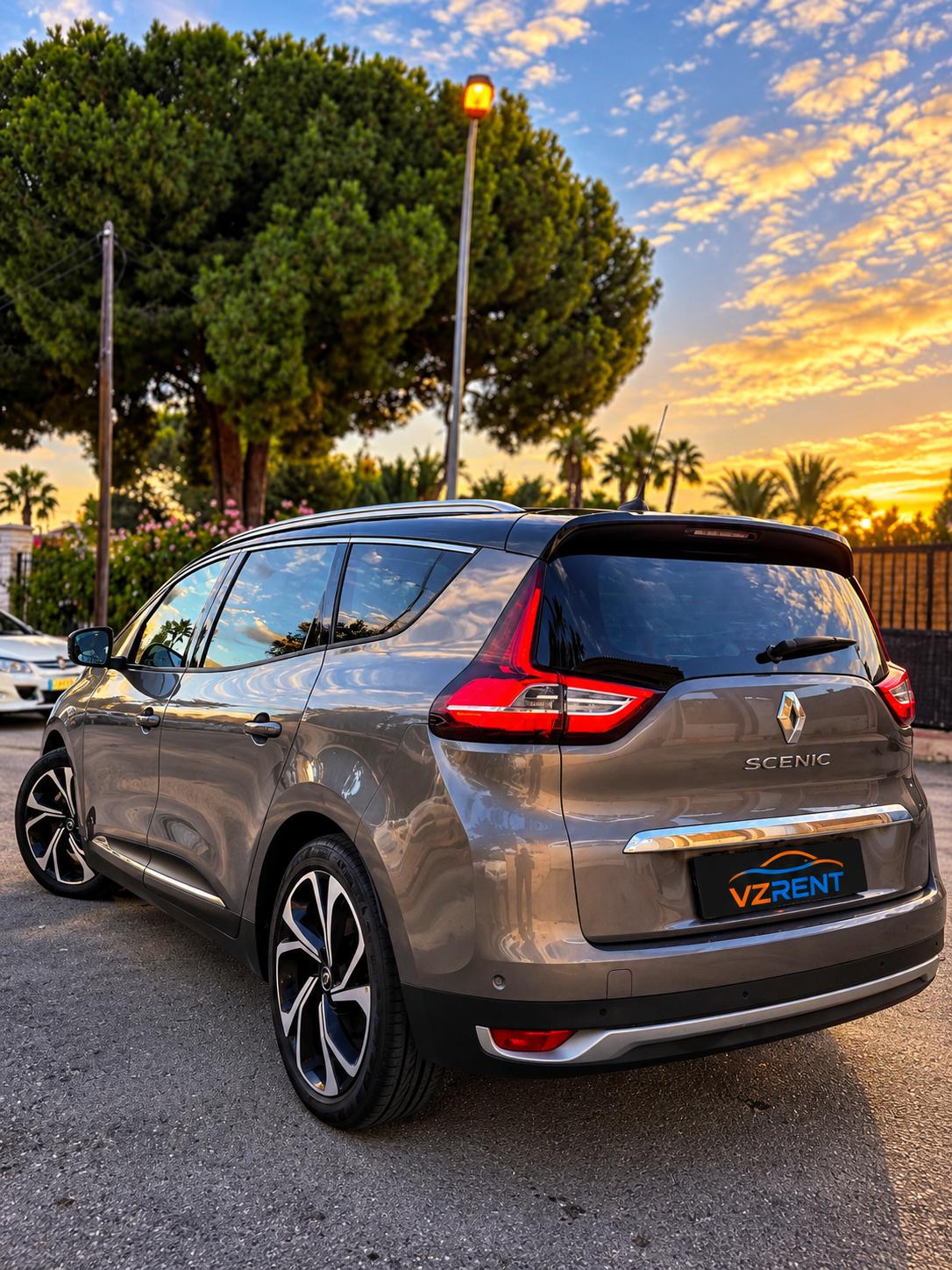 Renault  Grand Scenic 7PL — 4