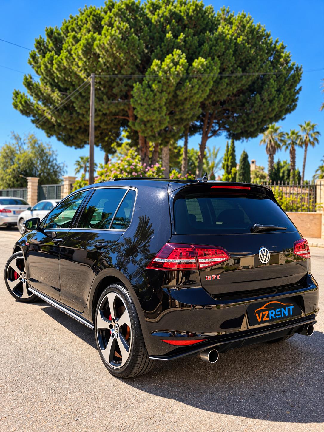Volkswagen Golf — 2