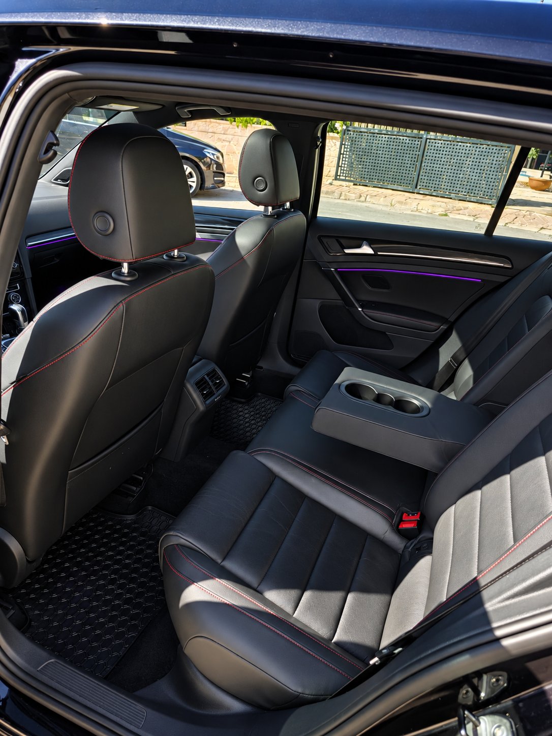 Volkswagen Golf — 7