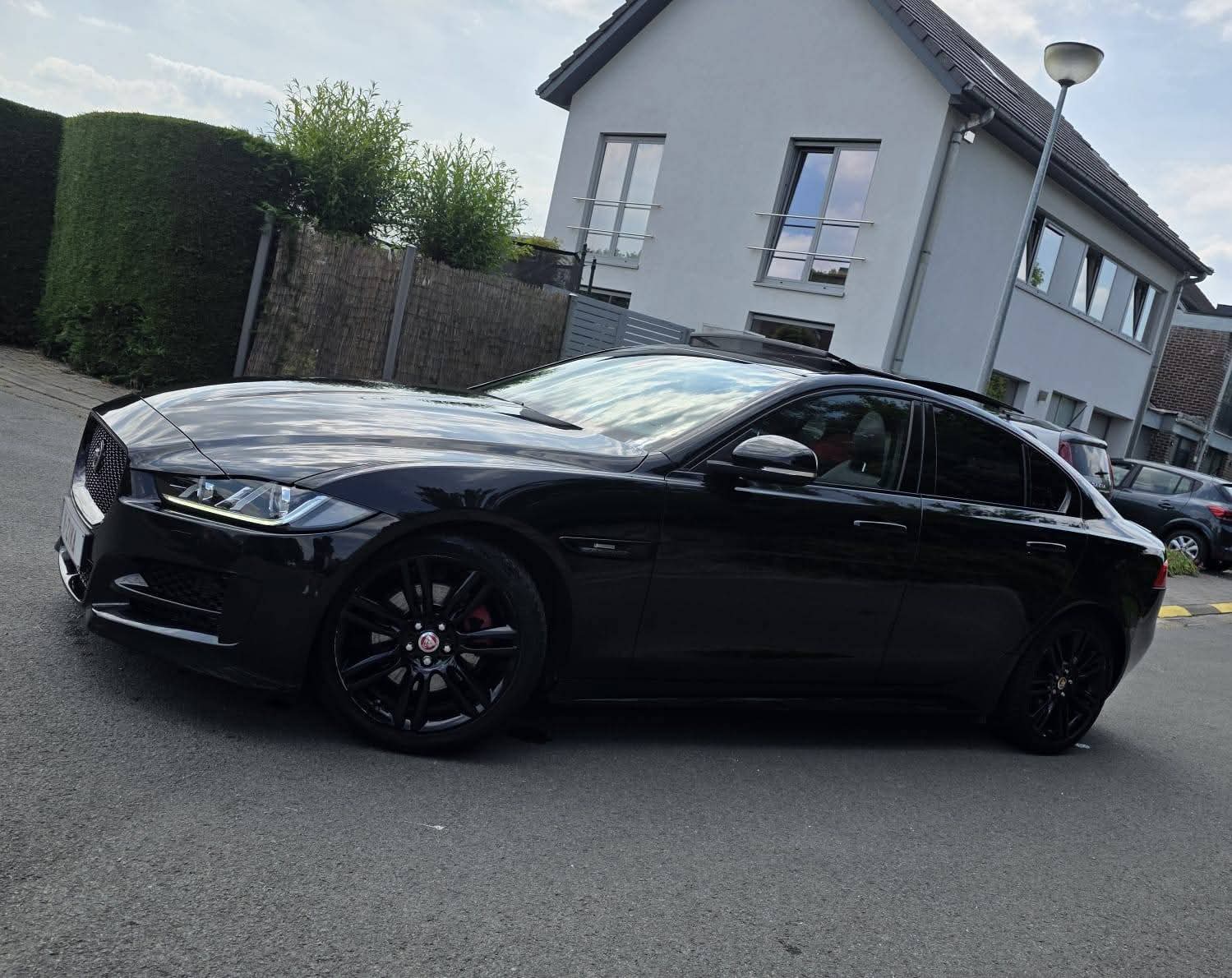 Jaguar XE — 3