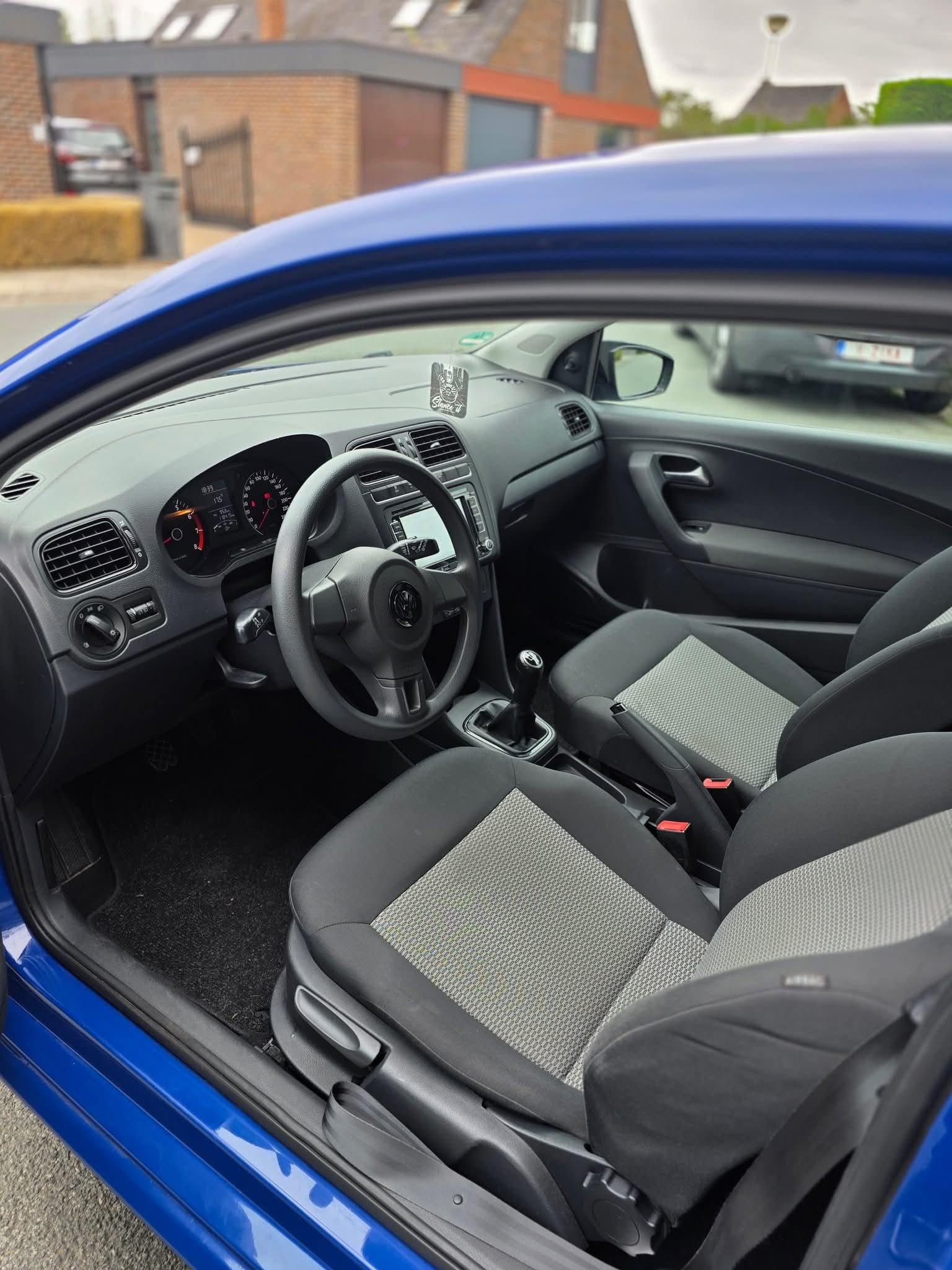 Volkswagen Polo — 5